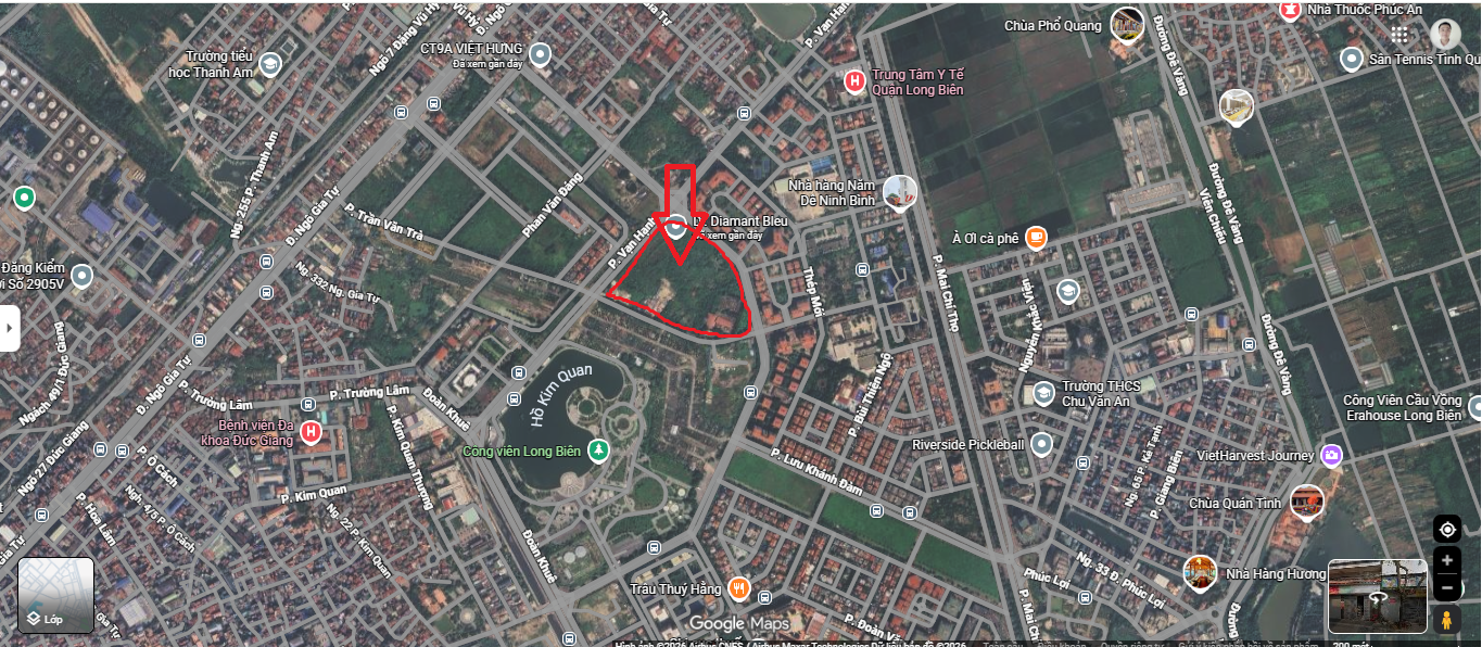 D'Diamant Bleu Long Biên có vị trí trung tâm.